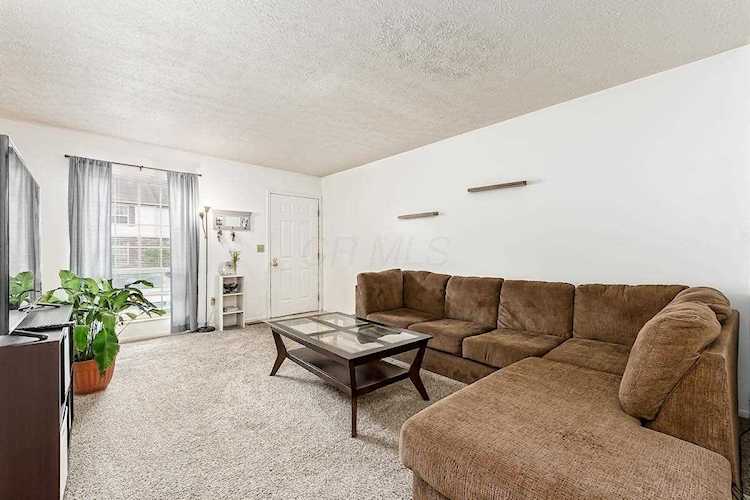 5338 Shiloh Drive Columbus, OH 43220 | MLS 219015039 Photo 1