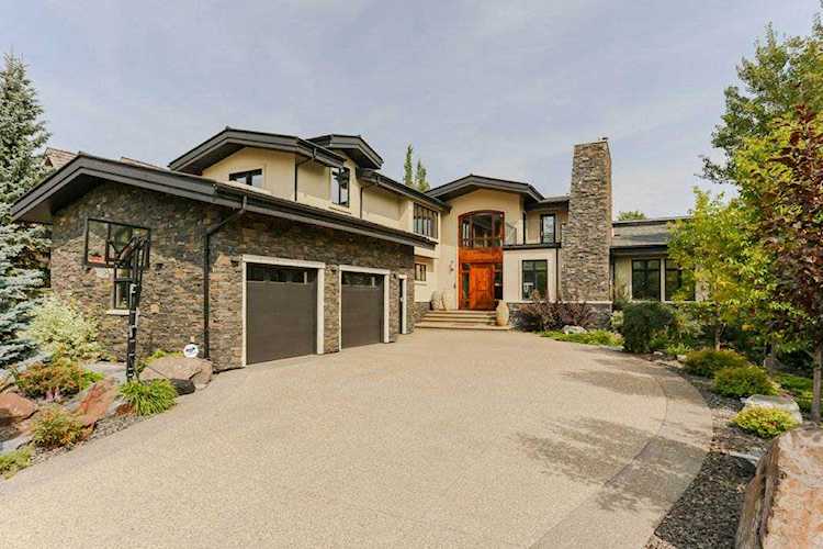 1082 Wanyandi Way Edmonton, AB T6M 0A3