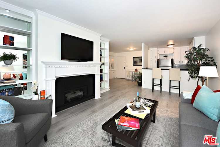 11645 Montana Avenue #106, Los Angeles, CA 90049 | MLS #19451446 Photo 1