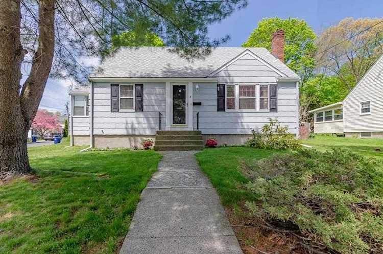 4 Hunt Ave Braintree, MA 02184 | MLS 72500013 Photo 1