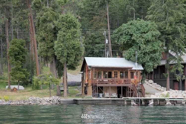 12022 S Lakeshore Rd Chelan, WA 98816 | MLS ® 1424327 Photo 1