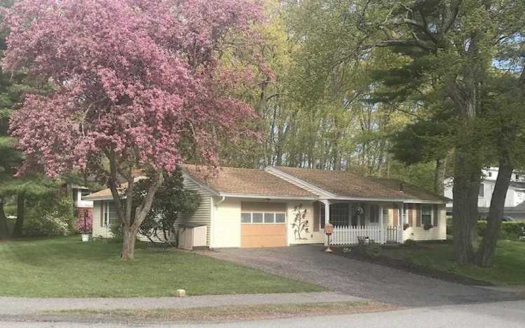 17 Hamilton Rd Peabody, MA 01960 | MLS 72501152 Photo 1