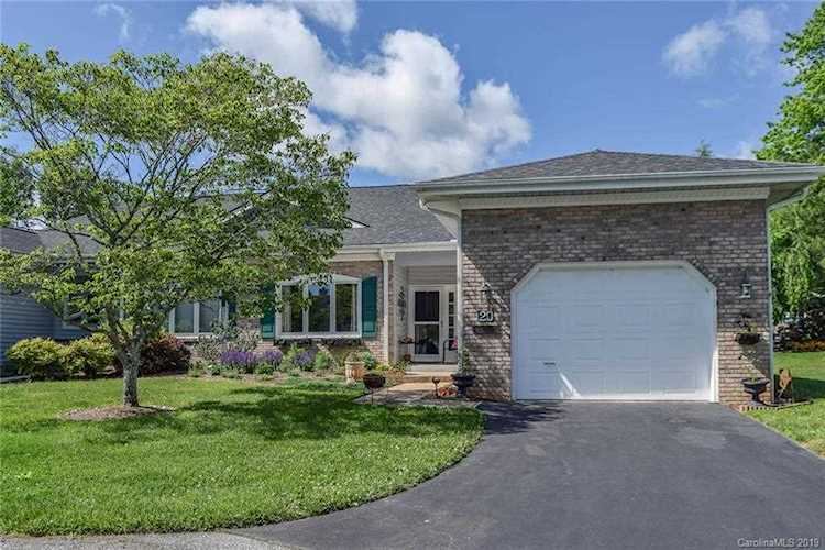20 Country Meadows Ln Hendersonville, NC 28792 | MLS 3507899 Photo 1