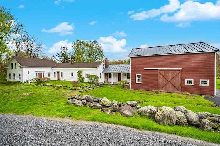 Blandford, 1 Julius Hall Rd, MA, home for sale Photo 1