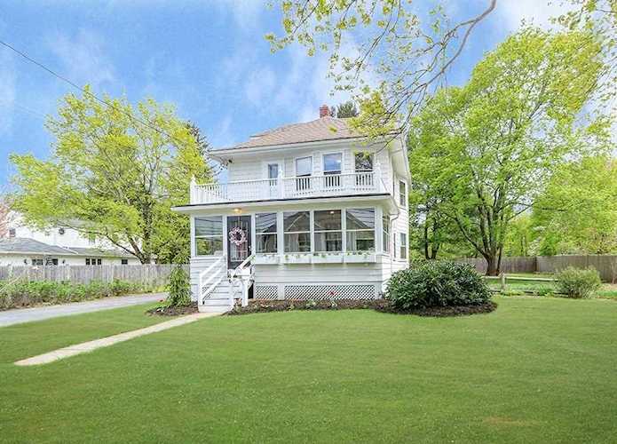 66 Pleasant St Medfield, MA 02052 | MLS 72501535 Photo 1