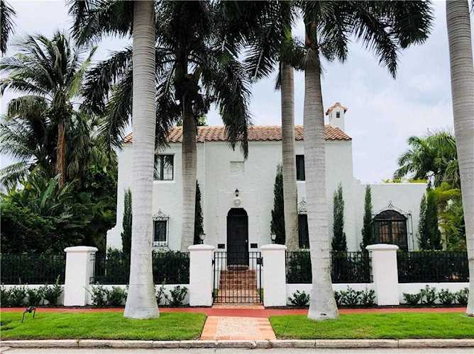 76 S Washington Drive Sarasota, FL 34236