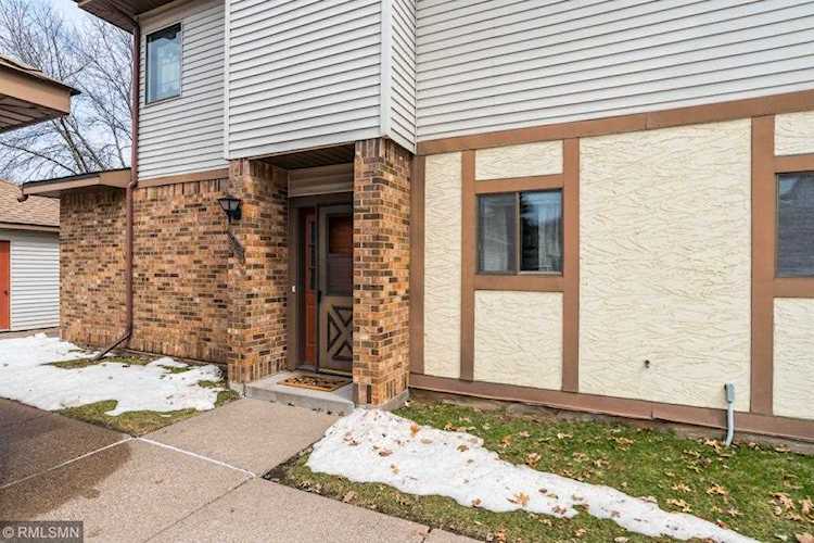 2058 Pathways Drive #9 Saint Paul, MN 55119 | MLS 5214779 Photo 1