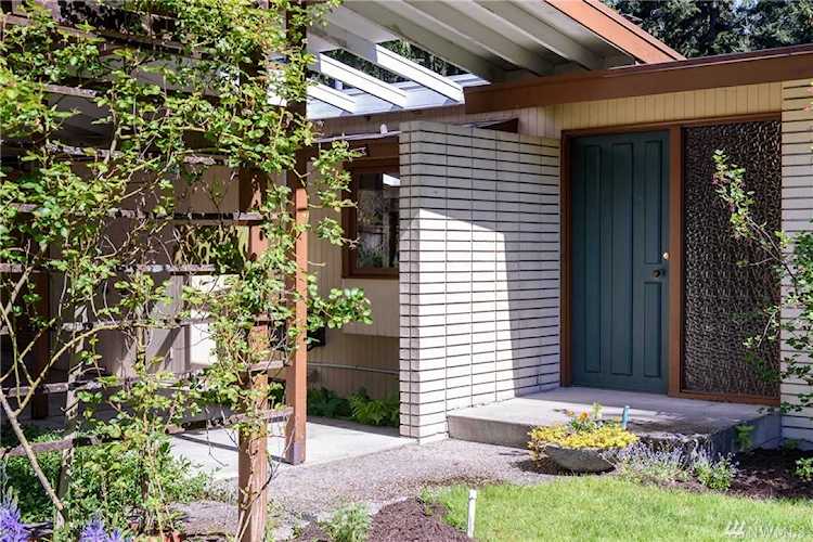 12810 SE 56th StBellevueWA98006 Photo 1