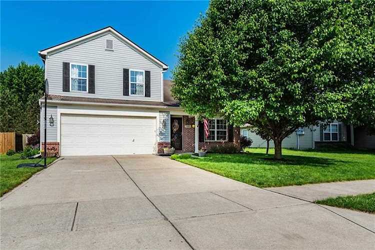 1328 Fall Ridge Drive Brownsburg, IN 46112 | MLS 21643739 Photo 1