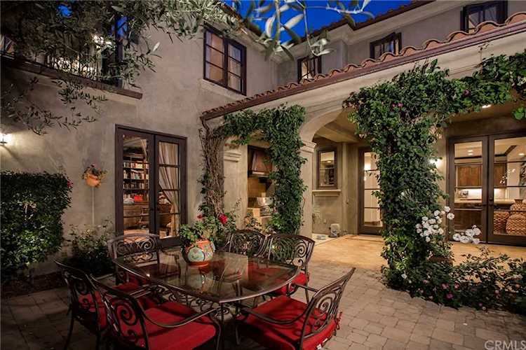 416 Holmwood Drive Newport Beach, CA 92663 | MLS NP19046234 Photo 1
