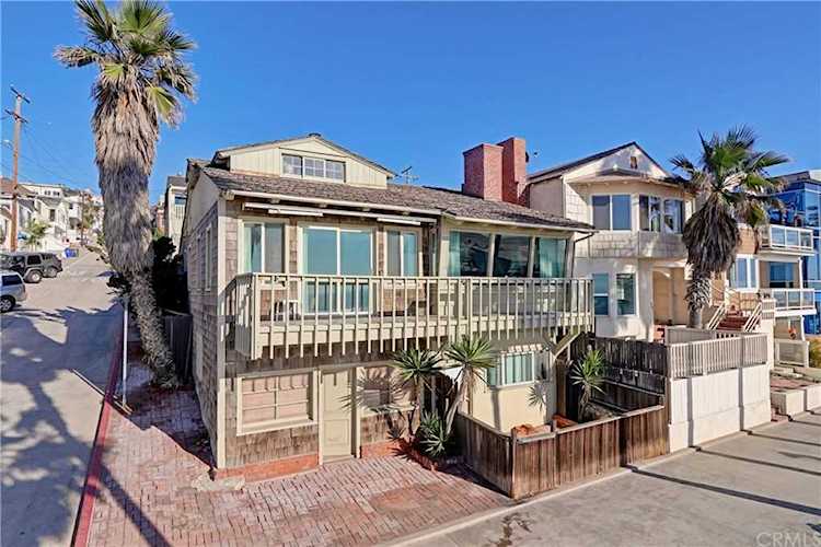 4122 The Strand Manhattan Beach, CA 90266