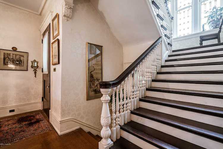 2215 Carolina Ave Louisville KY 40205 MLS1533786