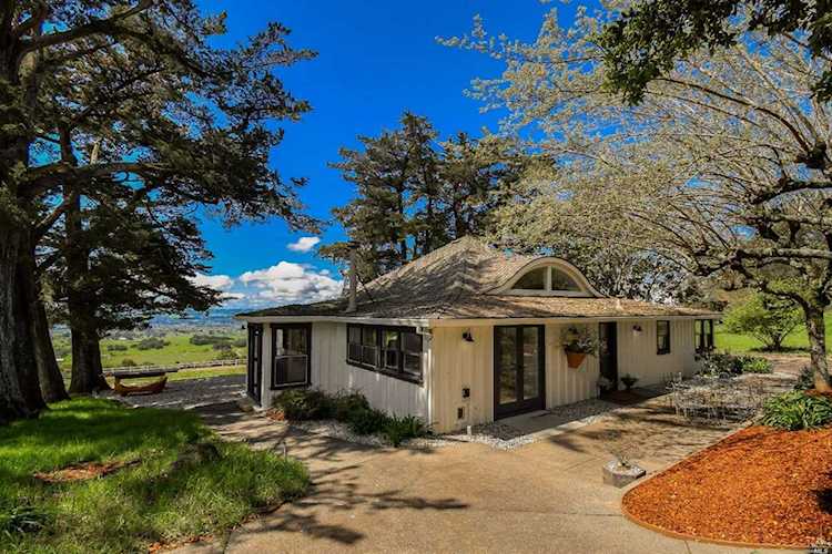 850 Lynch Road Petaluma, CA 94954 | MLS 21908042 Photo 1