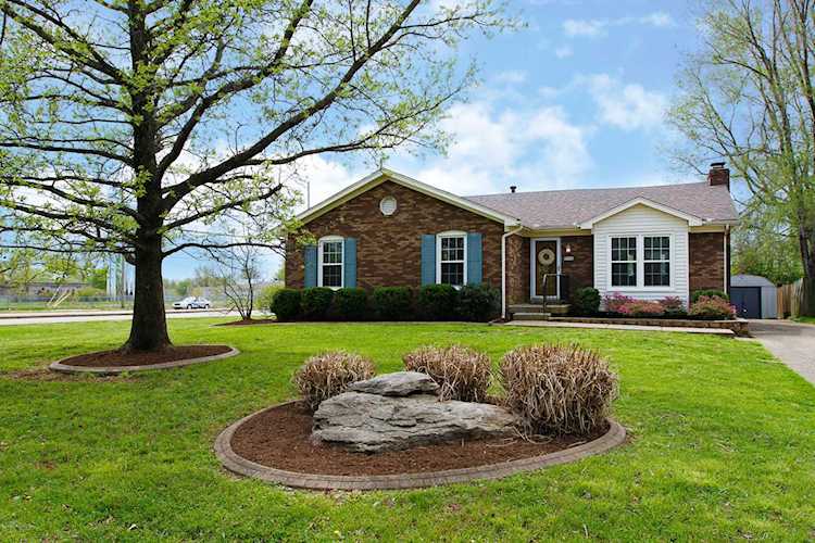1000 Washburn Ave Louisville, KY 40222 | MLS 1529741 Photo 1