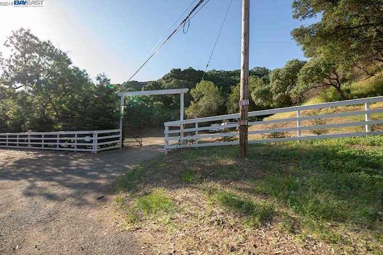 13580 Marsh Creek Rd Clayton, CA 94517 | MLS 40865149 Photo 1