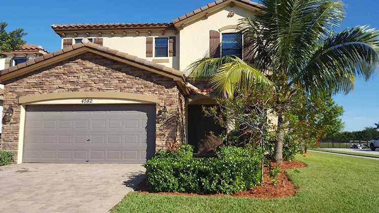 4582 Willow Run Way Lake Worth, FL 33467 | MLS RX-10490590 Photo 1