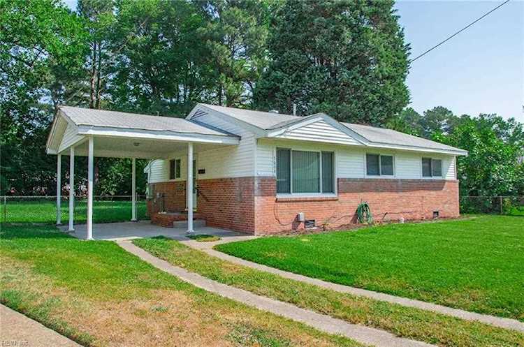 home for sale in Azalea Acres Norfolk VA 23518 - MLS 10262430 Photo 1