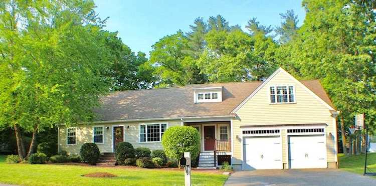 2 Arnold Dr, Medfield, MA 02052 - $860,000 - MLS#72512200 Photo 1