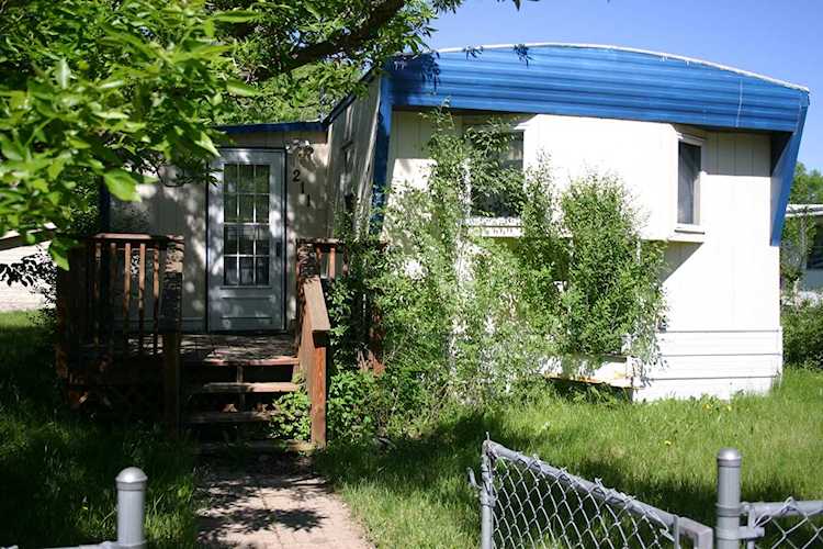 211 SE 10th Ave SE Ave Mandan, ND 58554 | MLS 403004 Photo 1