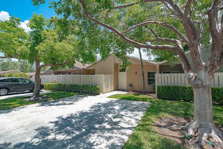 22293 Timberly Drive Boca Raton, FL 33428 - MLS# RX-10537166 | BocaRatonRealEstate.com Photo 1