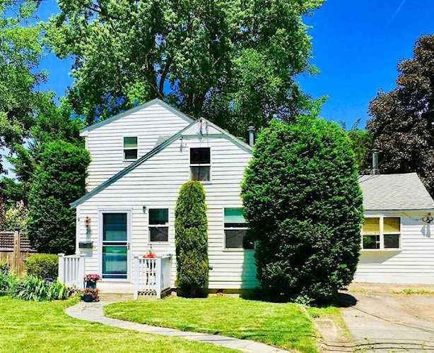 20 Guild Rd Framingham, MA 01702 | MLS 72502379 Photo 1