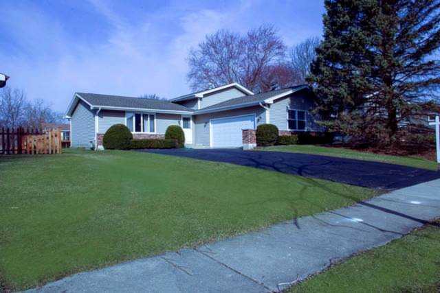 725 Birch St Algonquin, IL 60102 | MLS 10410344 Photo 1
