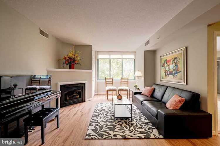 851 Glebe Rd #320 Arlington, VA 22203 | MLS ® VAAR149142 Photo 1