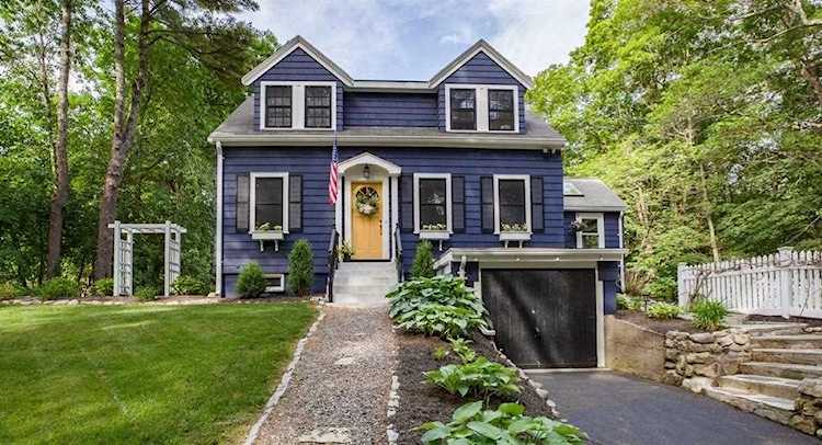 18 Old County Rd Hingham, MA 02043 | MLS 72516922 Photo 1
