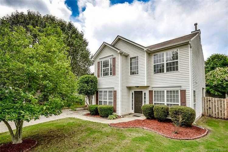 9609 Chastain Walk Dr Charlotte, NC 28216 | MLS 3512734 Photo 1