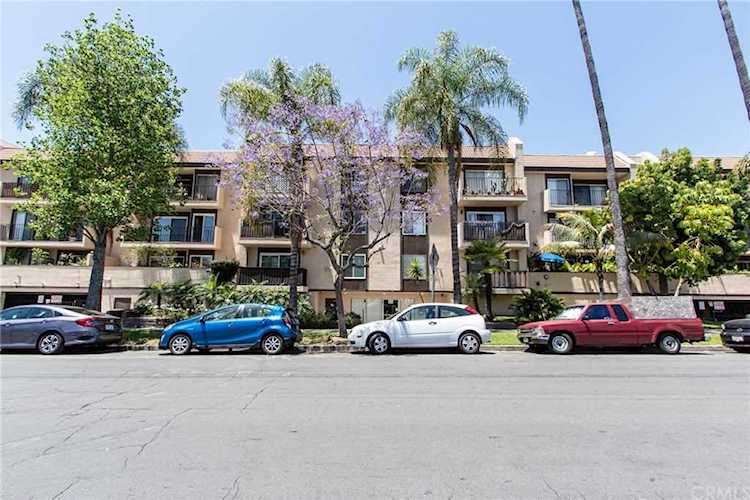 433 S Manhattan Place #213, Los Angeles, CA 90020 | MLS #SB19138596 Photo 1