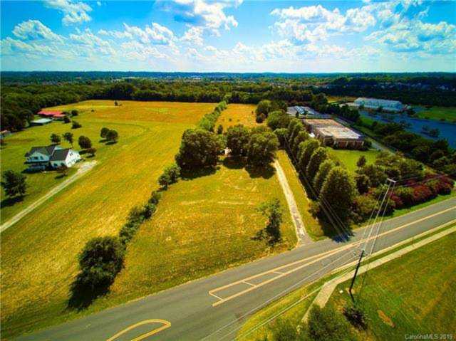 13701 Erwin Rd Charlotte, NC 28273 | MLS 3518399 Photo 1