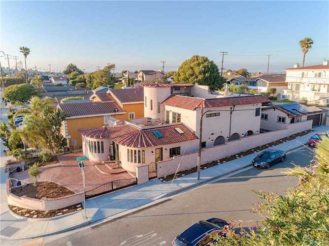 300 N Prospect Avenue Redondo Beach, CA 90277