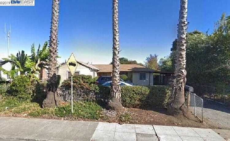 2274 University Ave East Palo Alto, CA 94303 | MLS 40870255 Photo 1