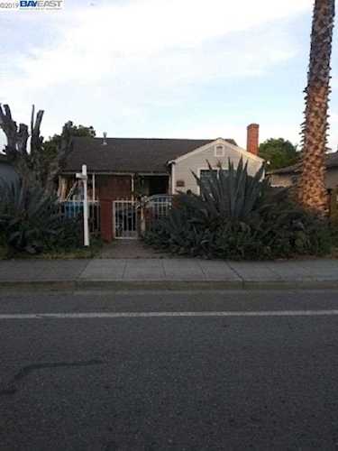 2276 University Ave East Palo Alto, CA 94303 | MLS 40870254 Photo 1