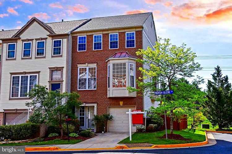 6561 Parish Glebe Ln Alexandria, VA 22315 | MLS ® VAFX1052608 Photo 1