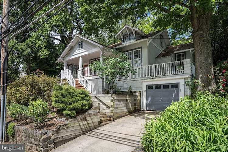 2121 Military Rd Arlington, VA 22207 | MLS ® VAAR148962 Photo 1
