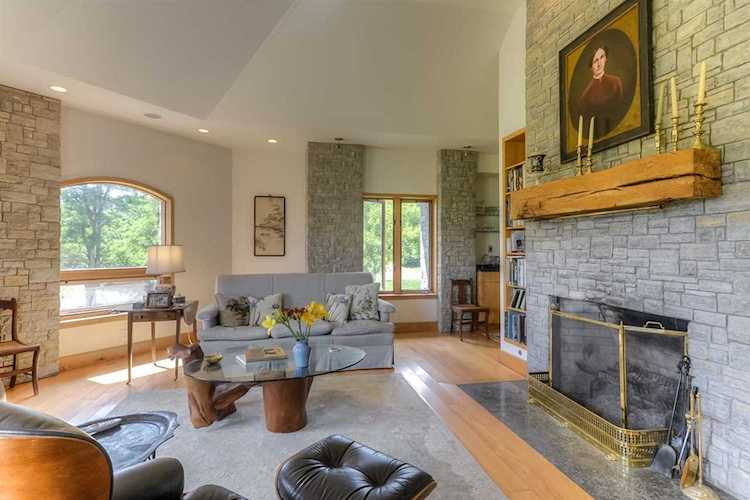 2475 Delaney Ferry Road Versailles, KY 40383
