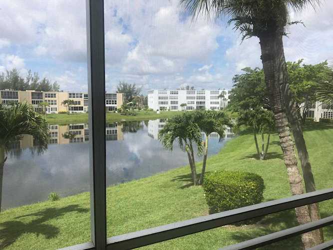 212 Wellington B West Palm Beach, FL 33417 | MLS RX-10539197 Photo 1