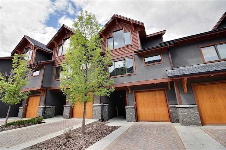 3 Creekside Mews Canmore, AB T1W 0J4
