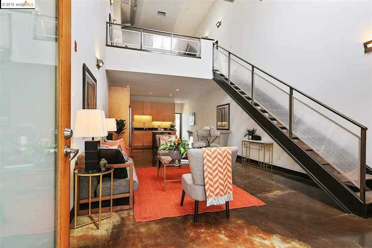 425 E 11Th St Oakland, CA 94606 | MLS 40868080 Photo 1