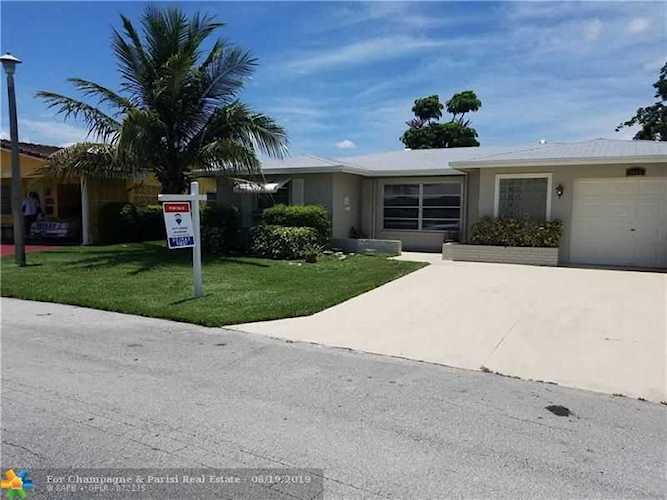 5615 NW 48th Way Tamarac, FL 33319 | MLS F10181455 Photo 1