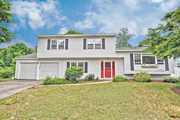 Holliston, 32 Temi Road, MA, home for sale Photo 1