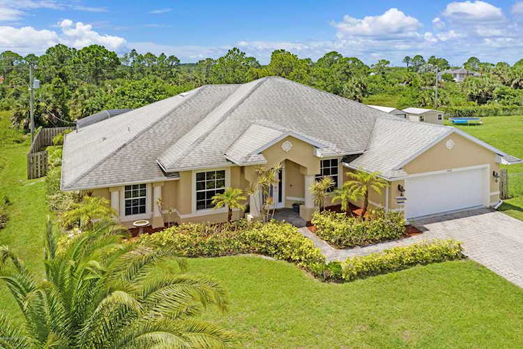 548 SW Fort Pierce Street Palm Bay, FL 32908 | MLS 848286 Photo 1