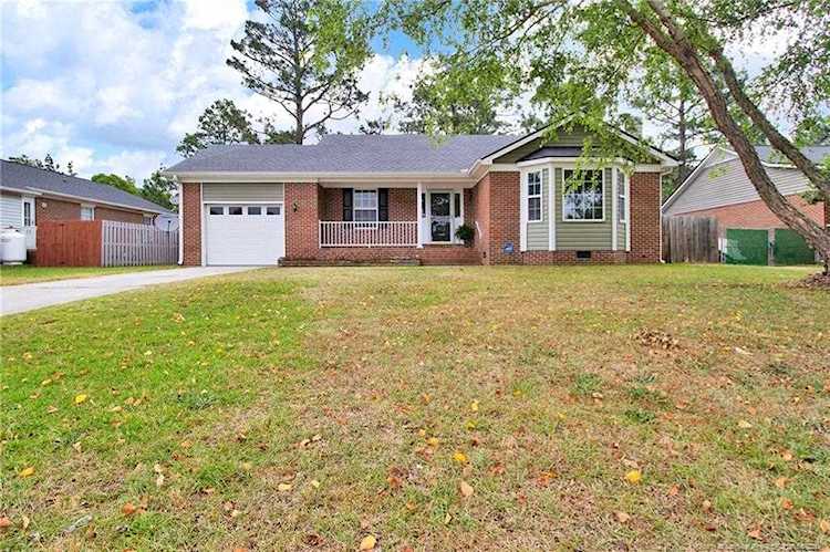 914 Alexwood Dr Hope Mills, NC 28348 | MLS 607395 Photo 1
