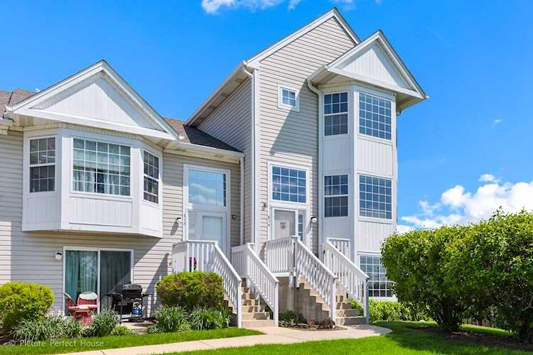814 E Victoria Circle, North Aurora, IL, 60542 located in the Summerwind Photo 1