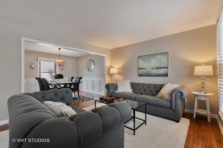 735 W Liberty Ave St. Charles, IL 60174 | MLS 10290618 Photo 1