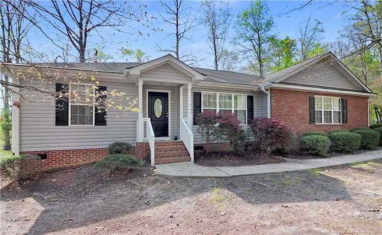 5140 Cardinal Ln Sanford, NC 27332 | MLS 604478 Photo 1