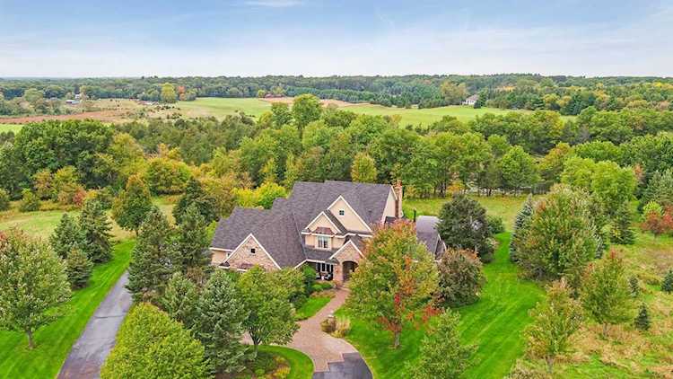 9350 Ivy Avenue N Grant, MN 55082