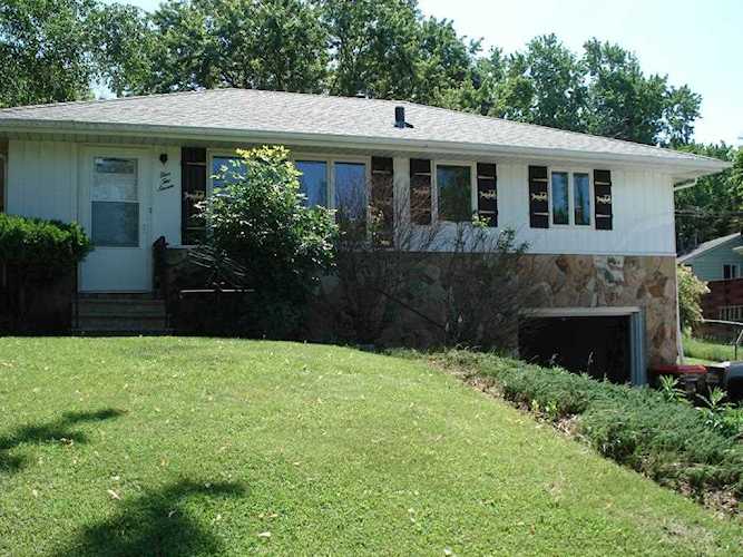 527 Granite Avenue N Oakdale, MN 55128 | MLS 5230732 Photo 1