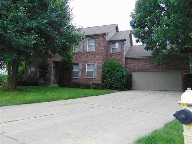324 Wales Court Greenwood, IN 46142 | MLS 21649669 Photo 1
